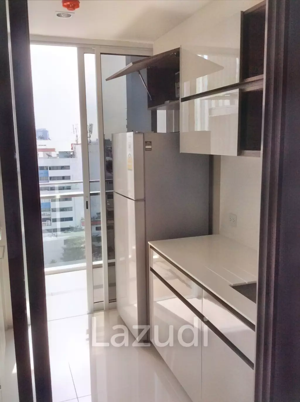 1 Bed 1 Bath 47 SQ.M The Room Sathorn - TanonPun