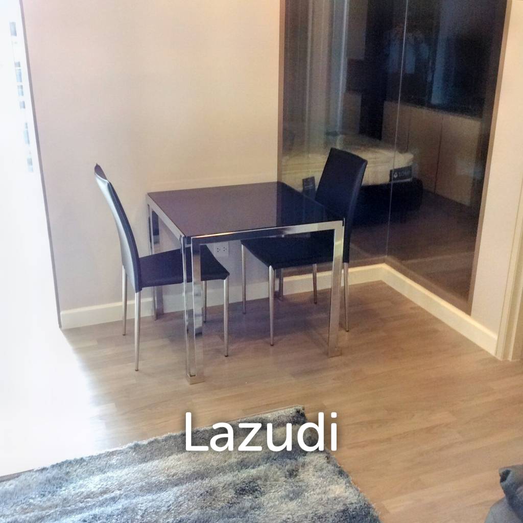 1 Bed 1 Bath 47 SQ.M The Room Sathorn - TanonPun