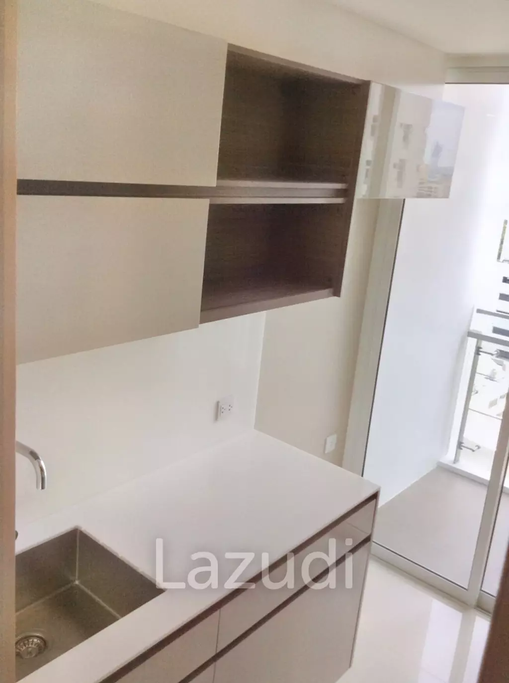 1 Bed 1 Bath 47 SQ.M The Room Sathorn - TanonPun