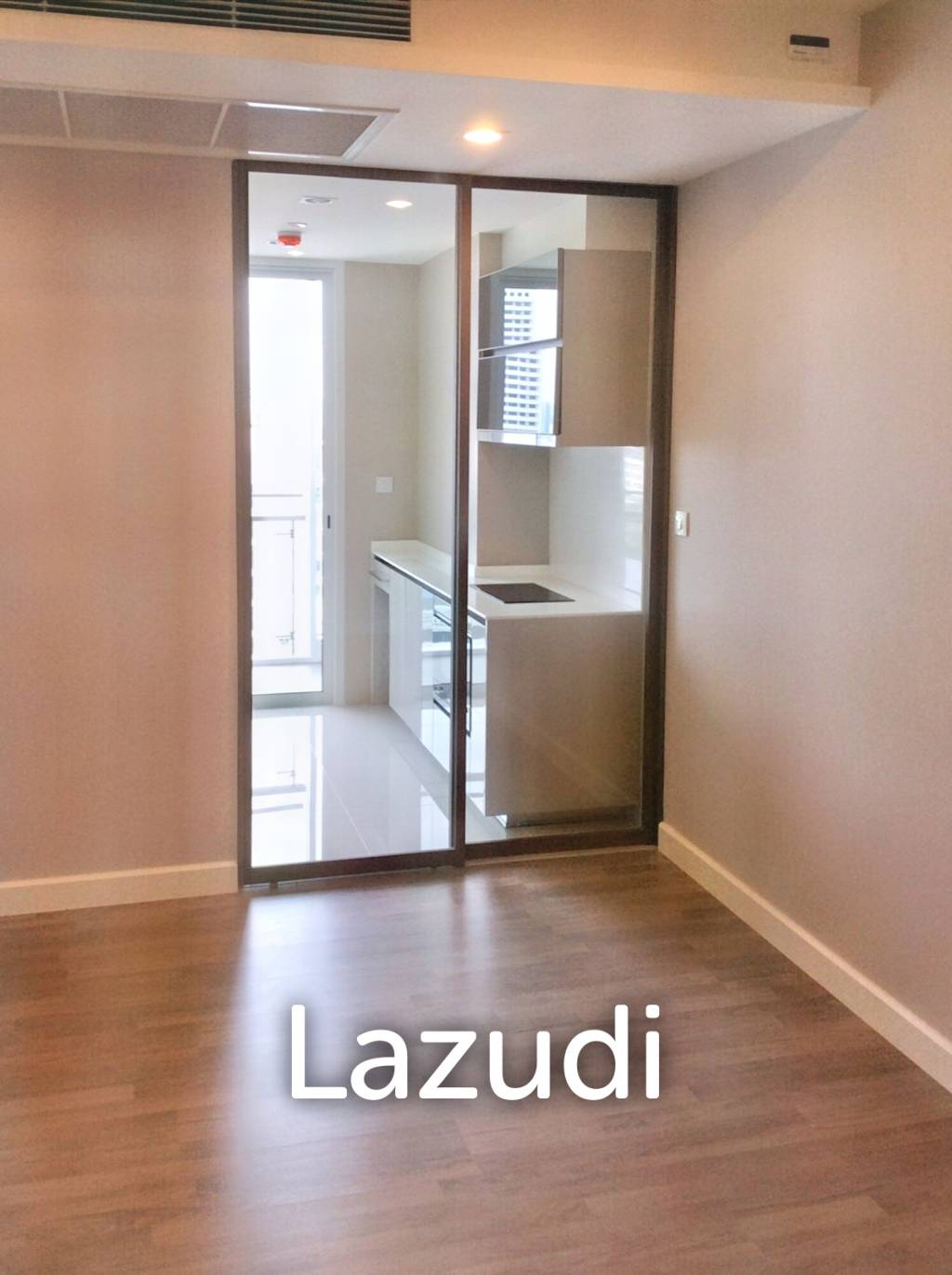 1 Bed 1 Bath 47 SQ.M The Room Sathorn - TanonPun