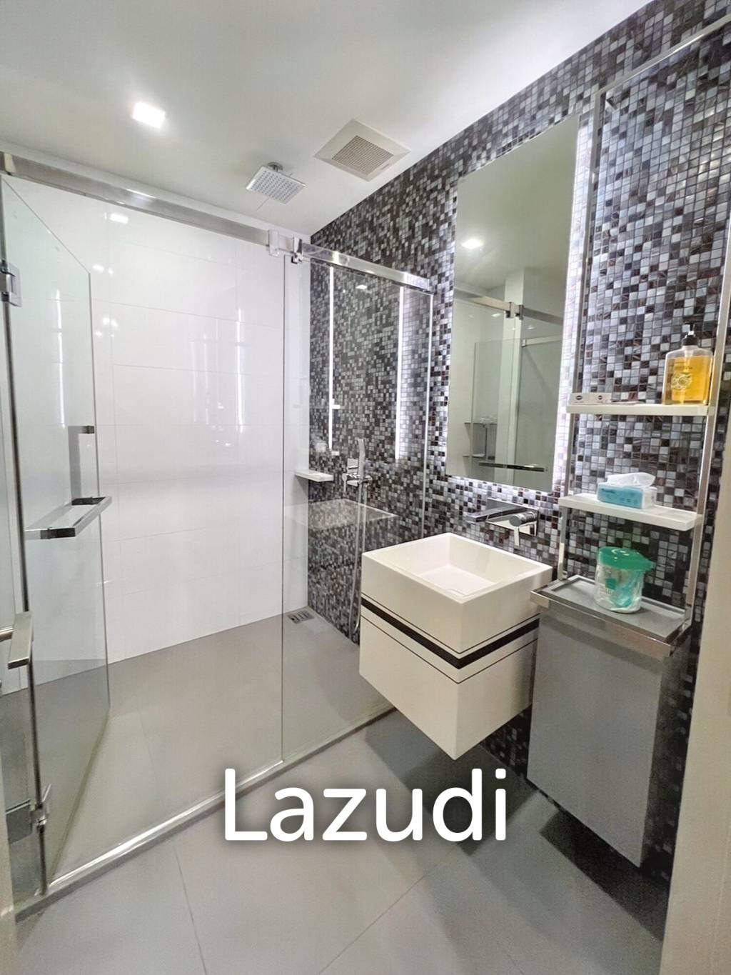 1 Bed 1 Bath 47 SQ.M The Room Sathorn - TanonPun