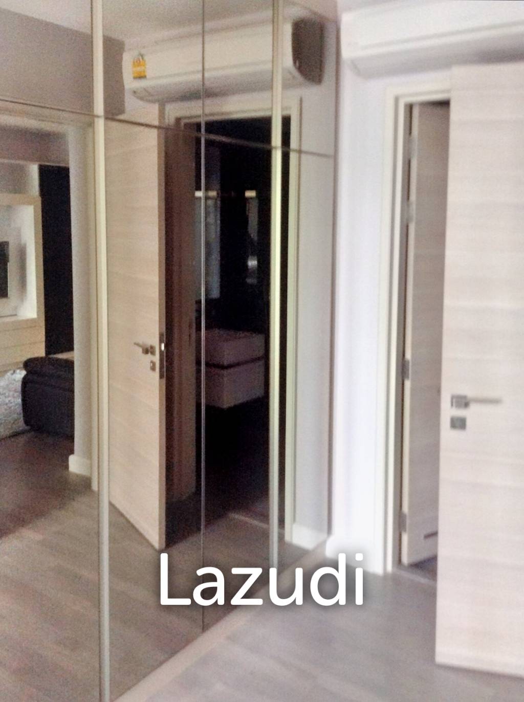1 Bed 1 Bath 47 SQ.M The Room Sathorn - TanonPun