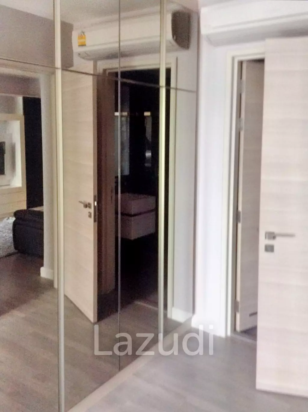 1 Bed 1 Bath 47 SQ.M The Room Sathorn - TanonPun