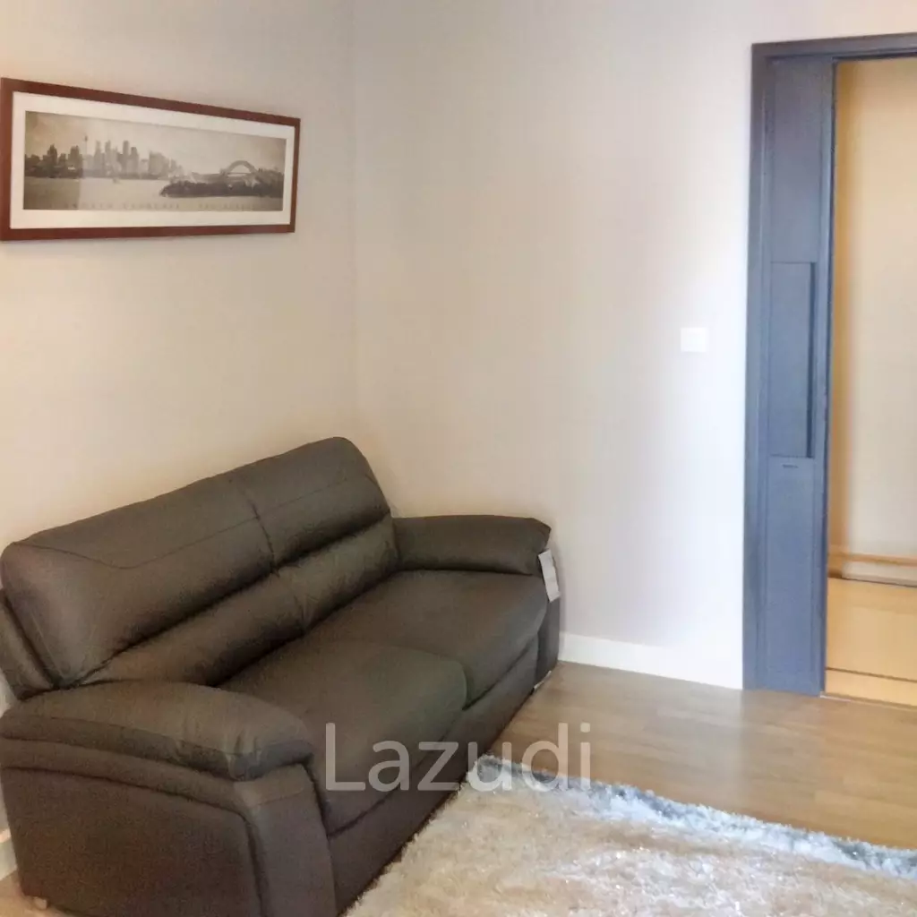 1 Bed 1 Bath 47 SQ.M The Room Sathorn - TanonPun