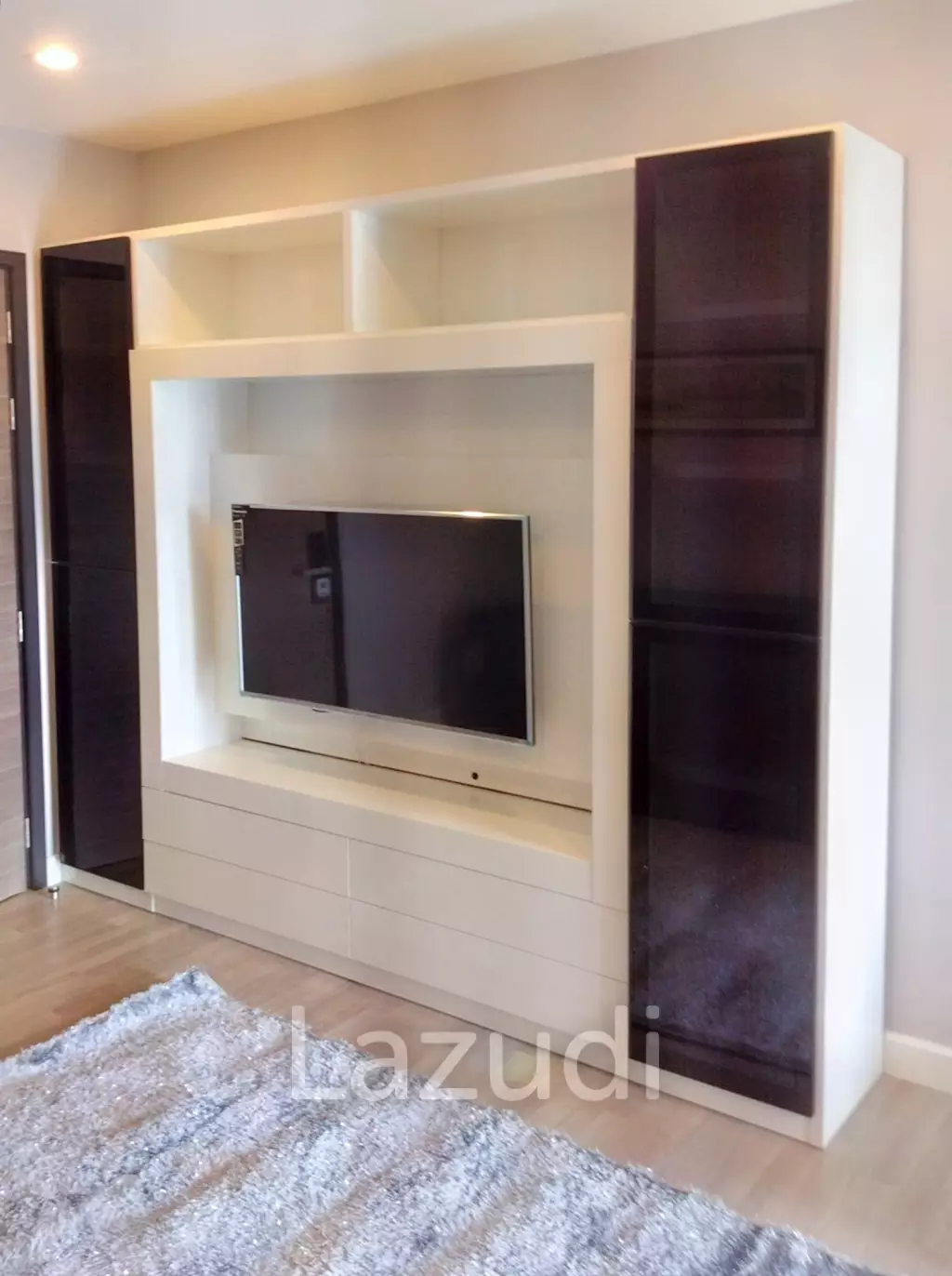 1 Bed 1 Bath 47 SQ.M The Room Sathorn - TanonPun