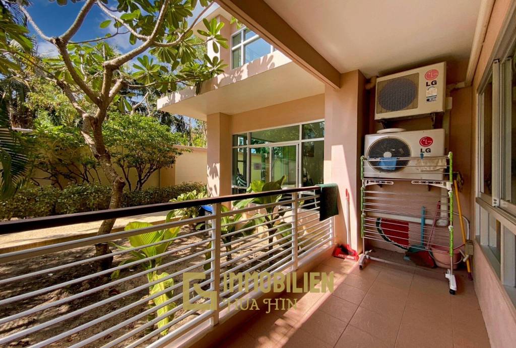 Flame Tree Residence : 1 Bed Condo In Town