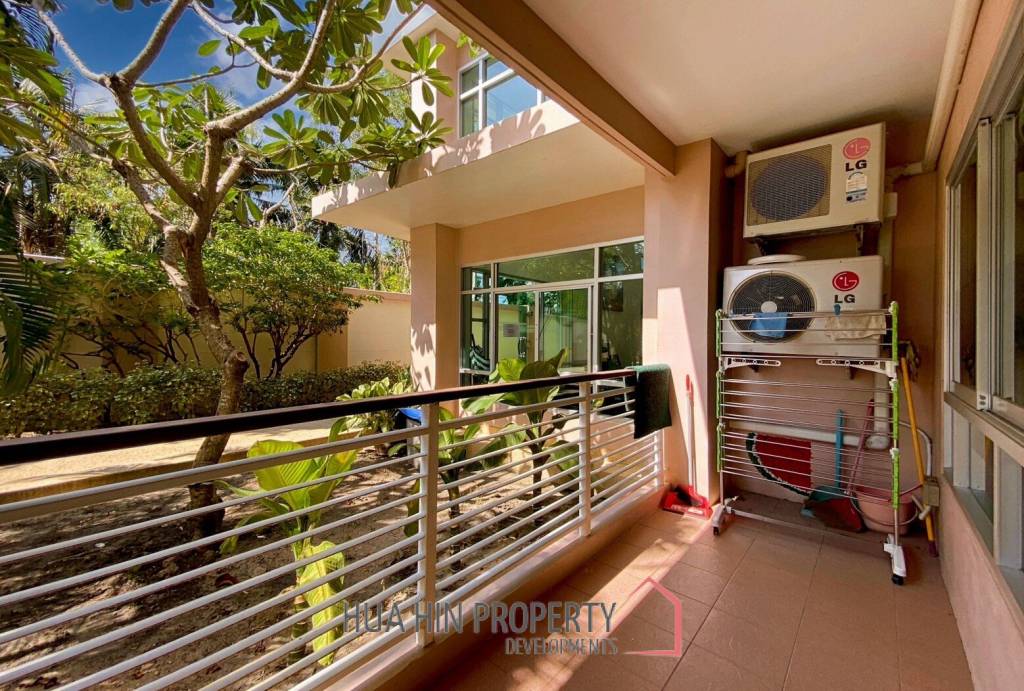 Flame Tree Residence : 1 Bed Condo In Town