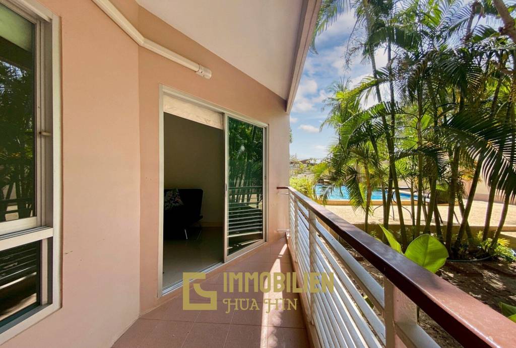 Flame Tree Residence : 1 Bed Condo In Town