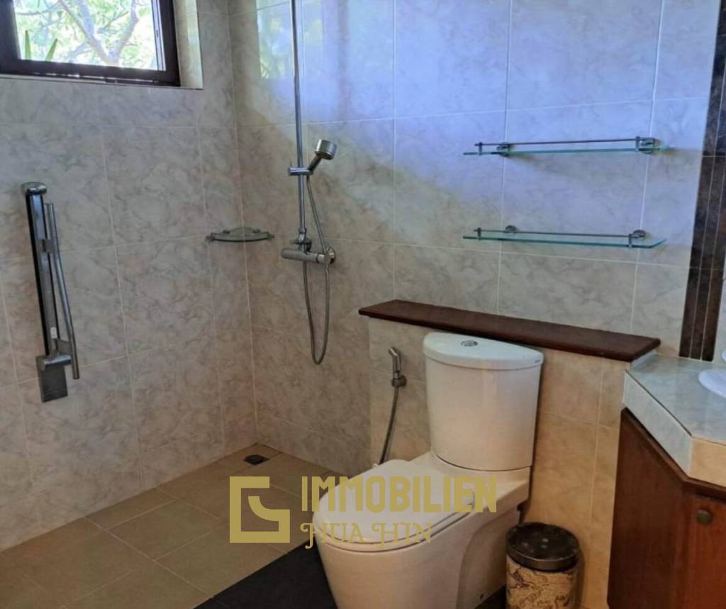 1,800 metro cuadrado 5 ` 5 Baño Villa de Venta