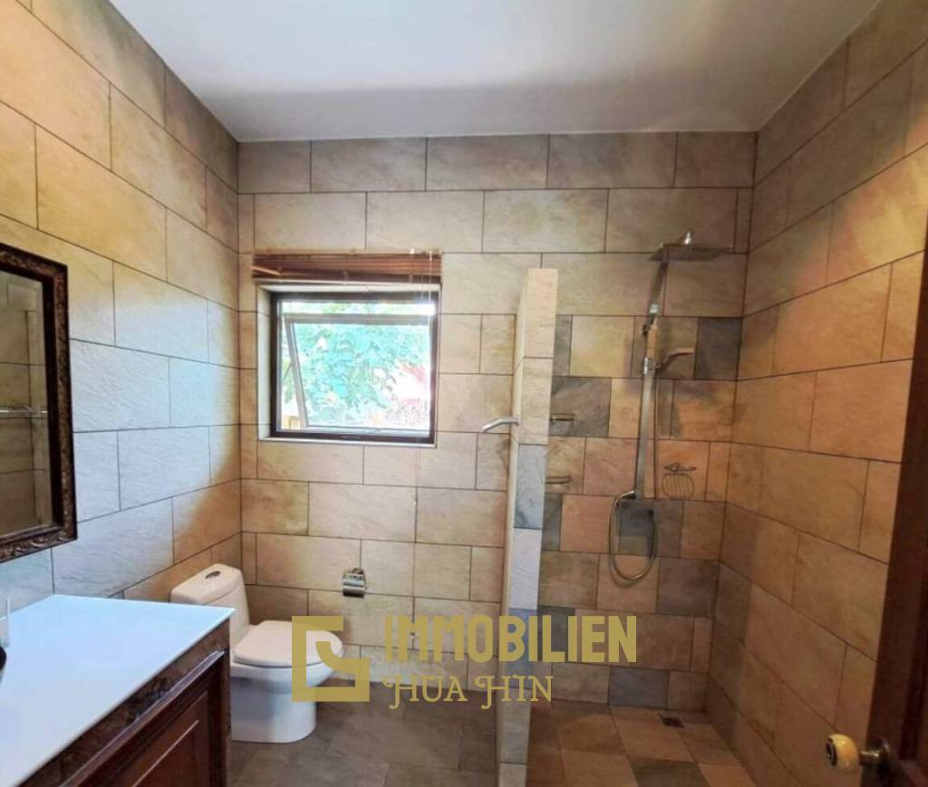 1,800 metro cuadrado 5 ` 5 Baño Villa de Venta