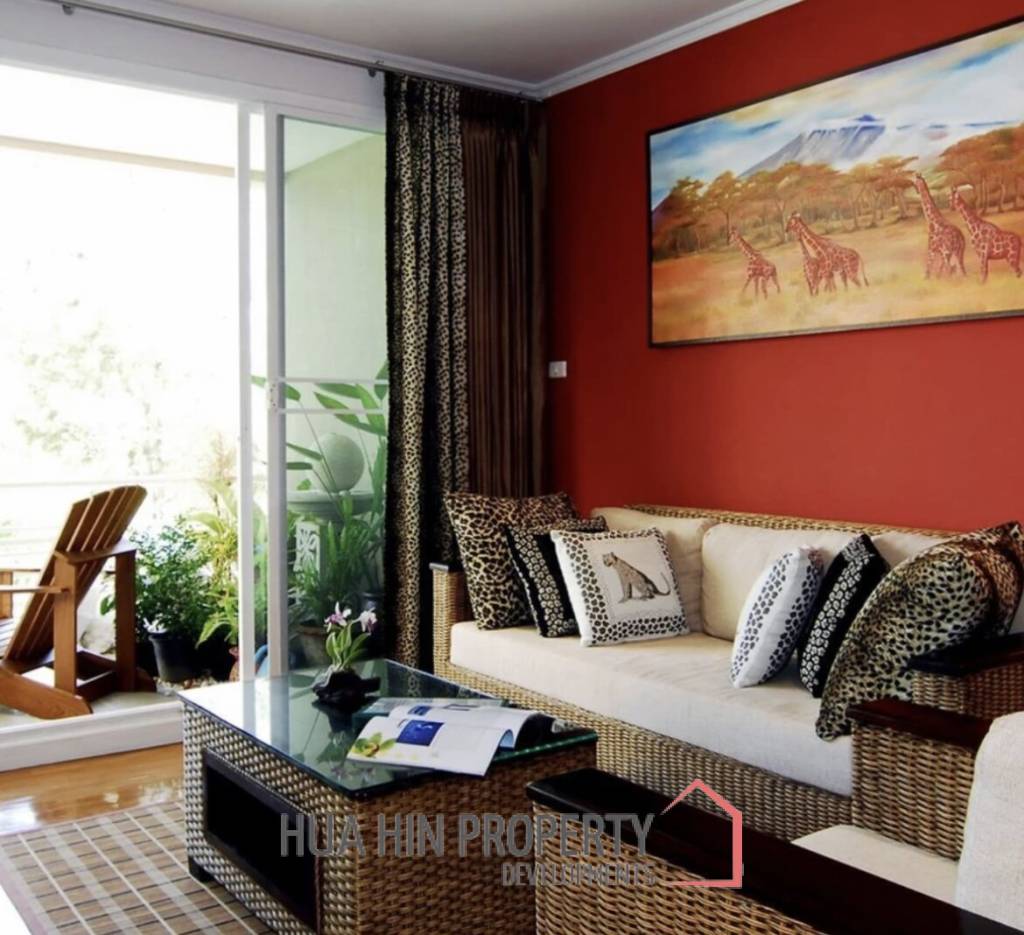 SAN PLOEN CONDO :  2 bed condo in town