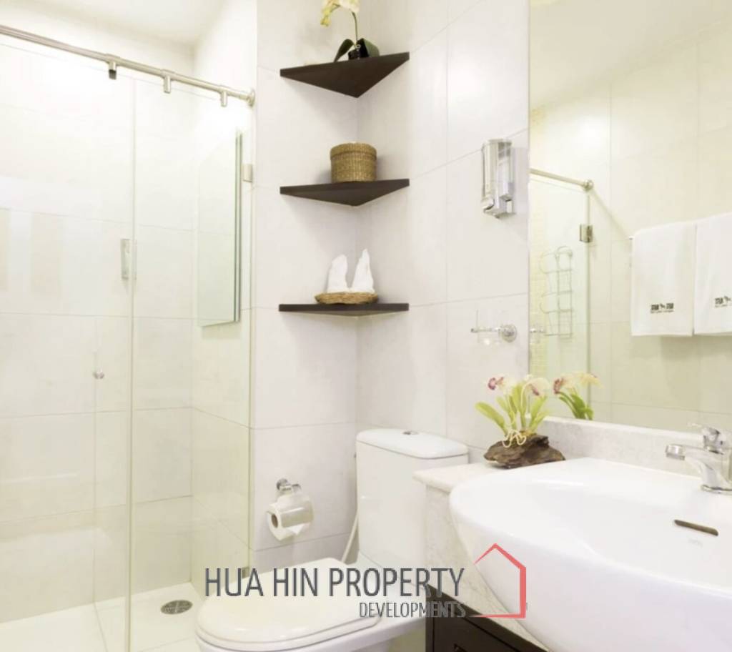 SAN PLOEN CONDO :  2 bed condo in town