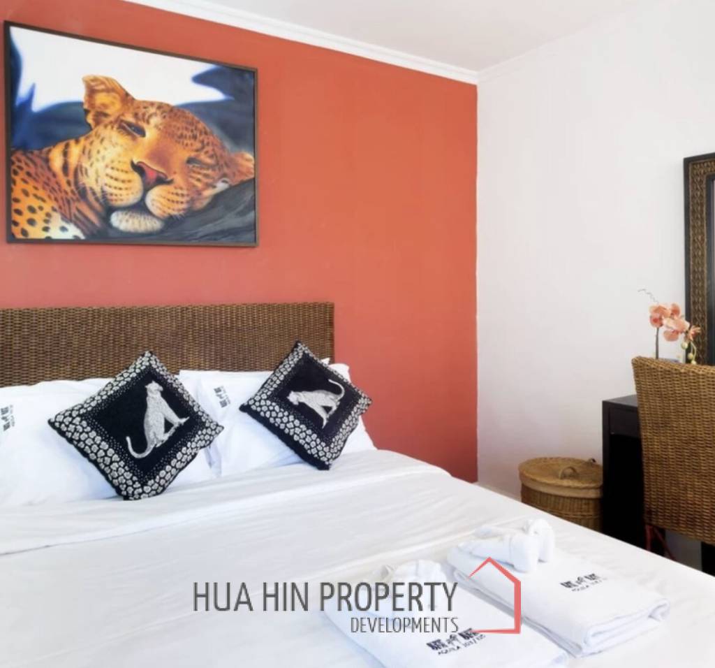 SAN PLOEN CONDO :  2 bed condo in town