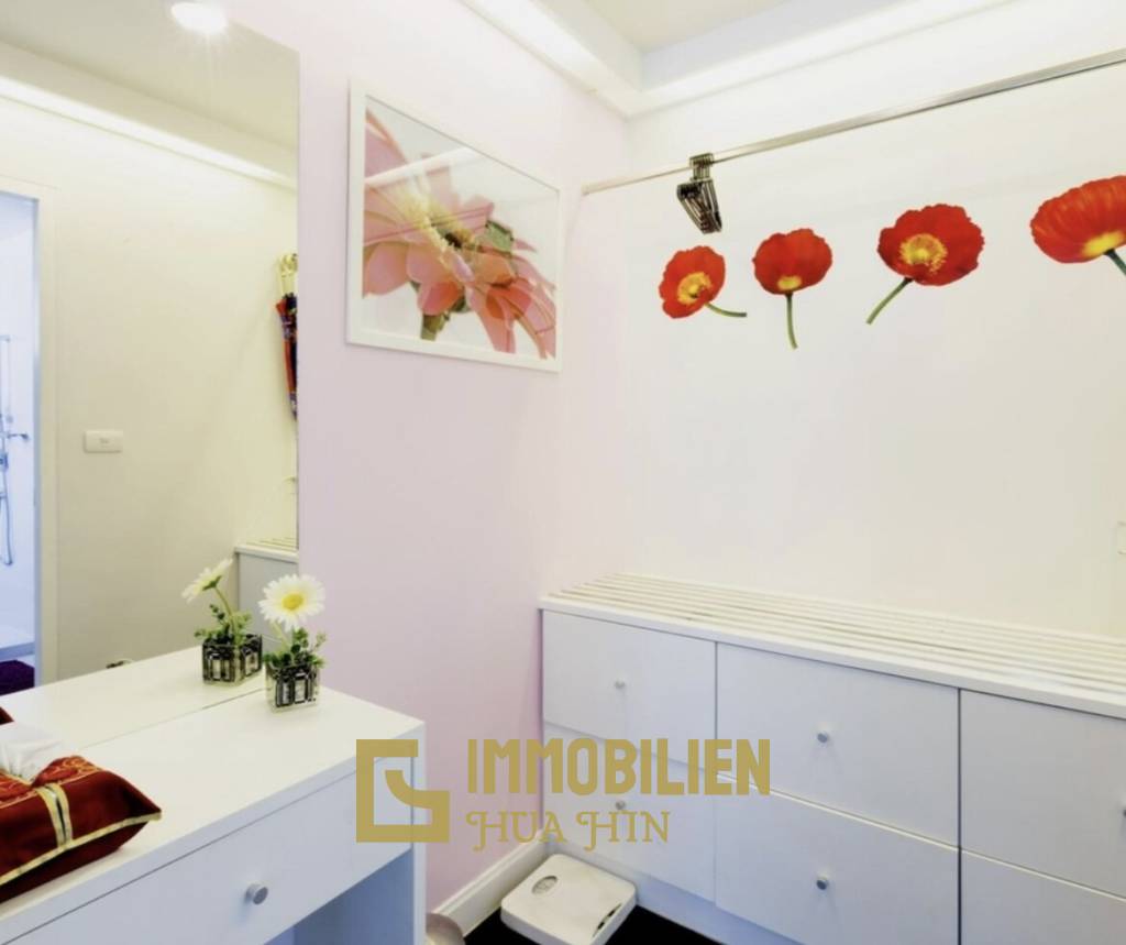 BAAN SAN DAO CONDO  : 2 bed condo in town