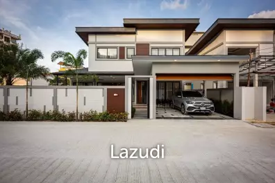 4 Bed 5 Bath 220 SQ.M Zensiri Midtown Villas