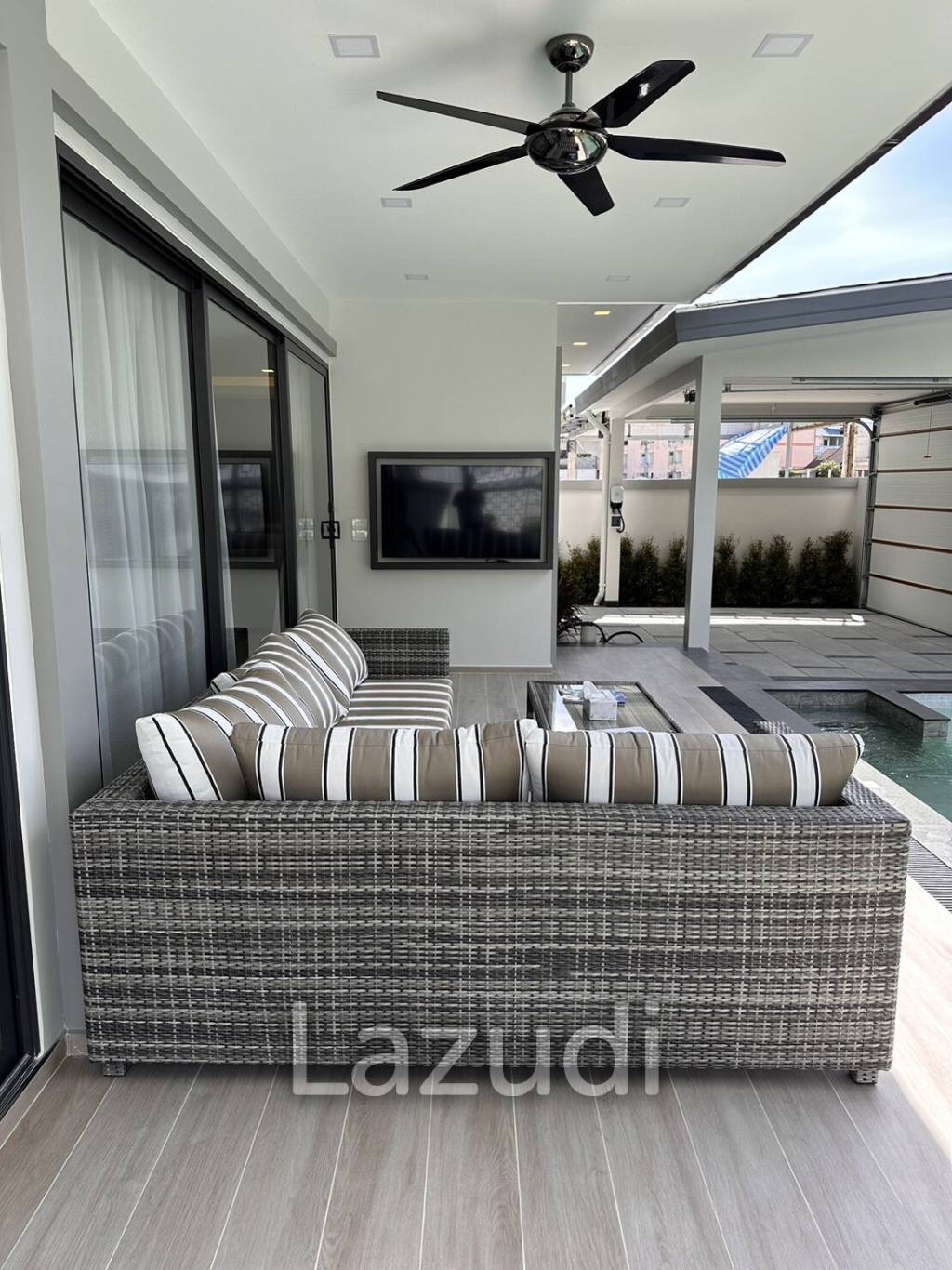 4 Bed 5 Bath 220 SQ.M Zensiri Midtown Villas
