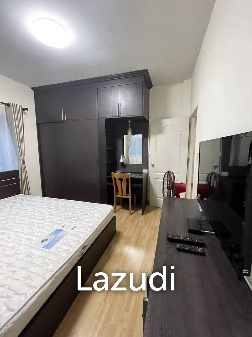 บ้านเดี่ยวให้เช่า 4 ห้องนอนในโครงการที่ริมกก