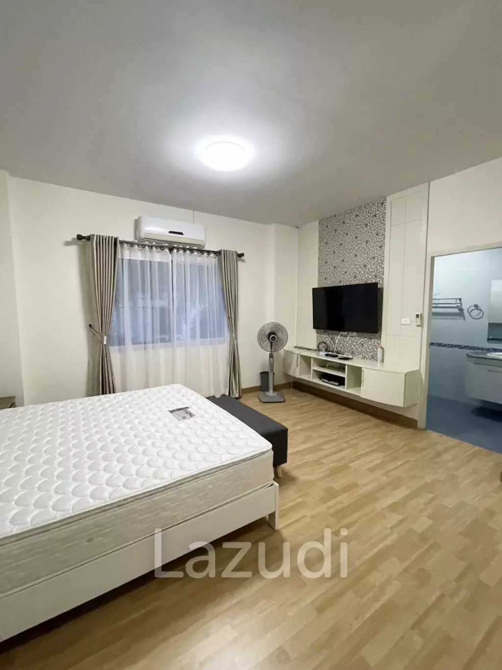บ้านเดี่ยวให้เช่า 4 ห้องนอนในโครงการที่ริมกก