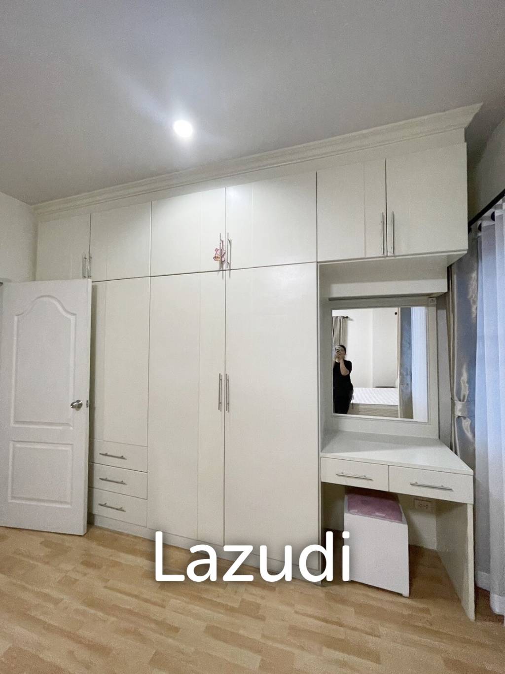 บ้านเดี่ยวให้เช่า 4 ห้องนอนในโครงการที่ริมกก