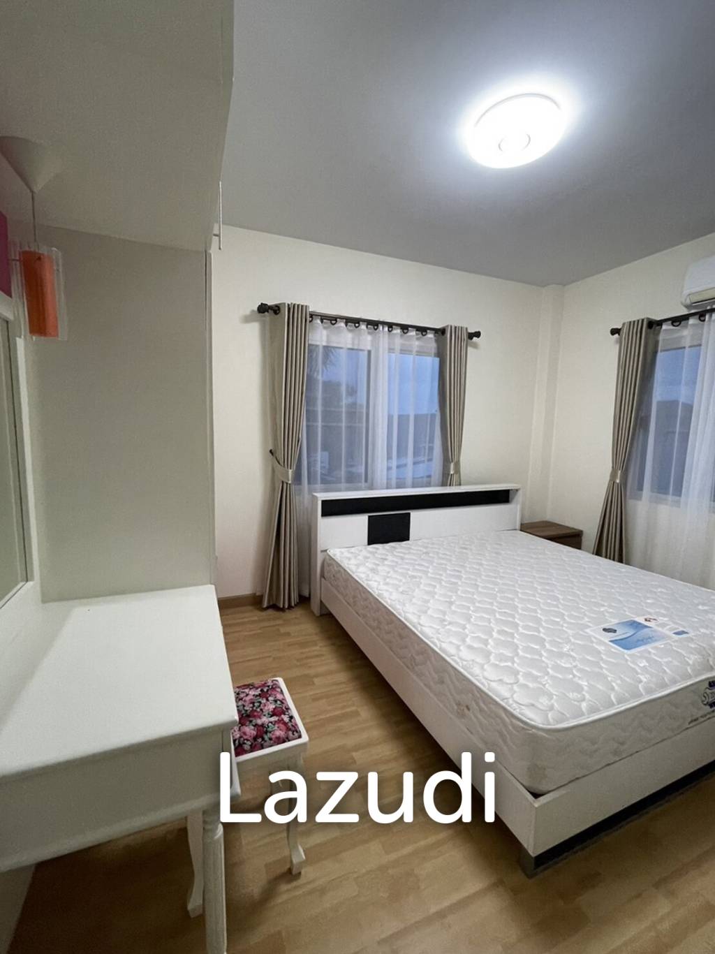 บ้านเดี่ยวให้เช่า 4 ห้องนอนในโครงการที่ริมกก