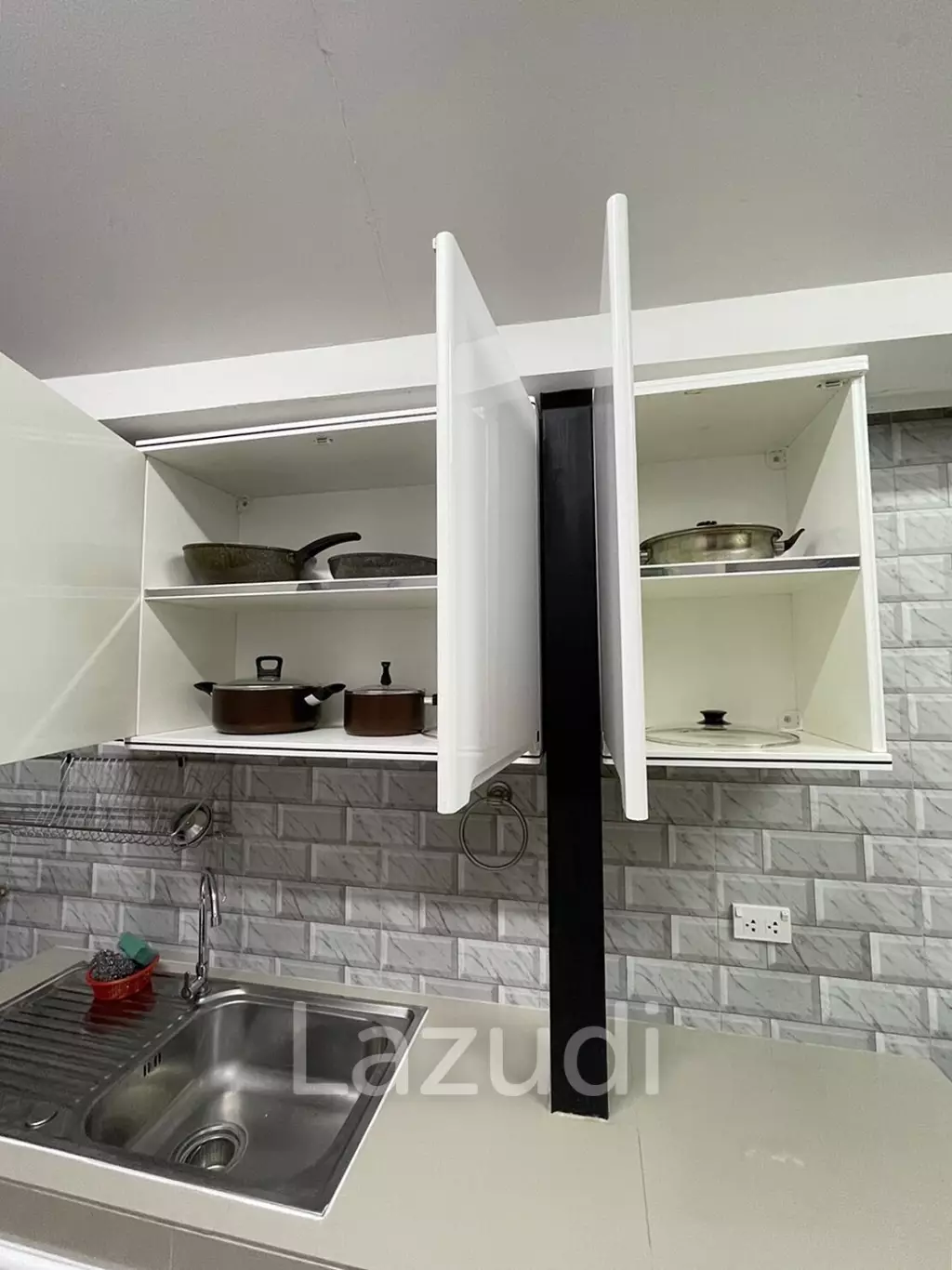 บ้านเดี่ยวให้เช่า 4 ห้องนอนในโครงการที่ริมกก