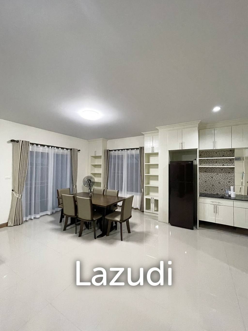 บ้านเดี่ยวให้เช่า 4 ห้องนอนในโครงการที่ริมกก