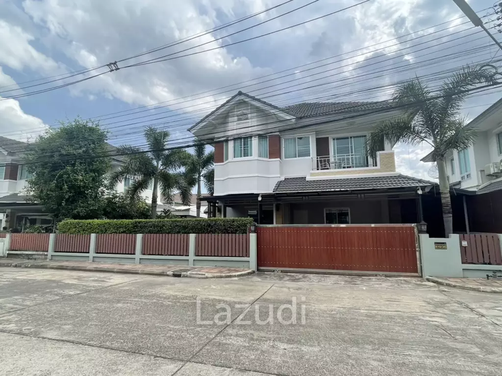 บ้านเดี่ยวให้เช่า 4 ห้องนอนในโครงการที่ริมกก