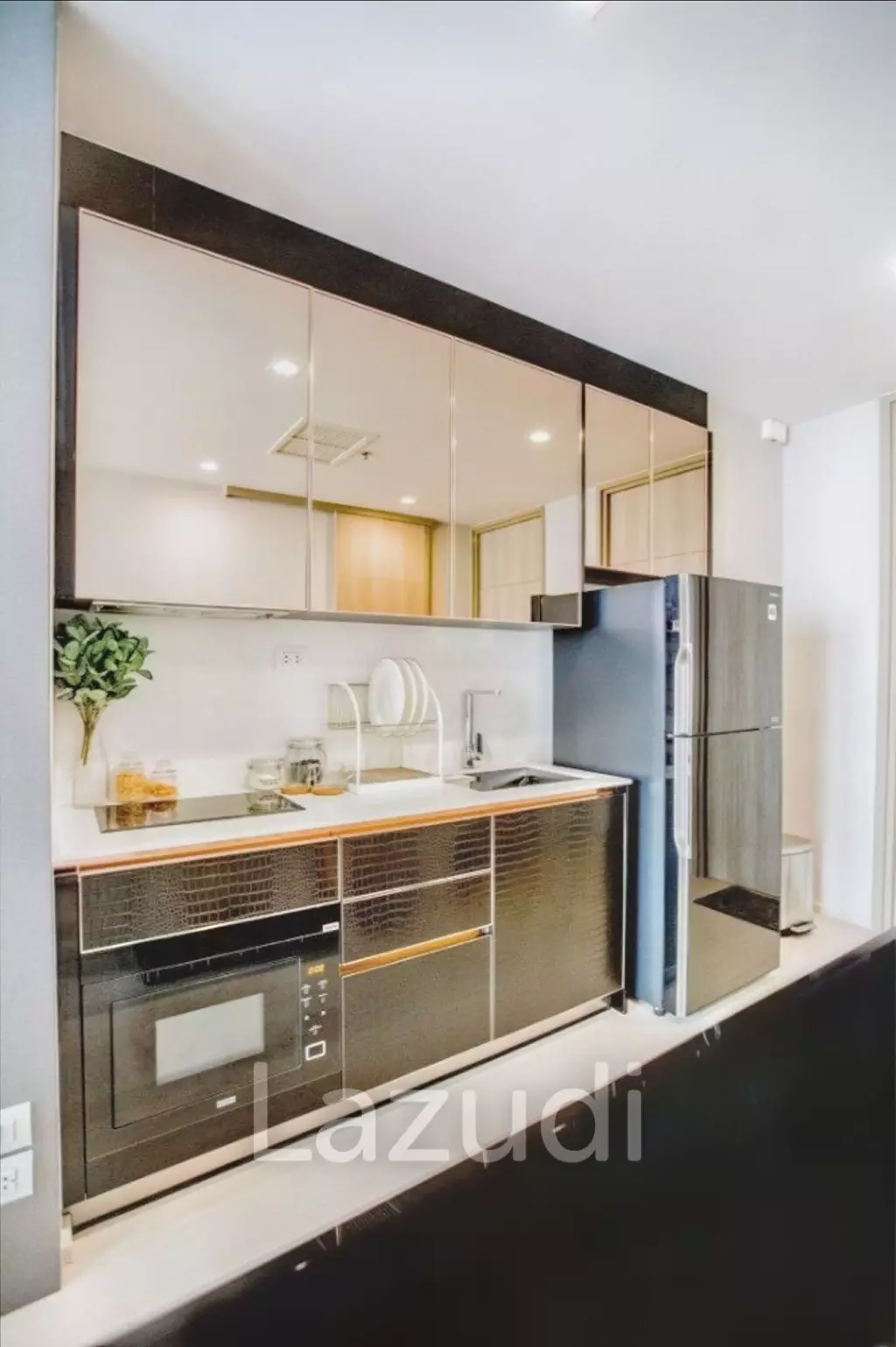 2 Bed 2 Bath 75 SQ.M Noble Ploenchit