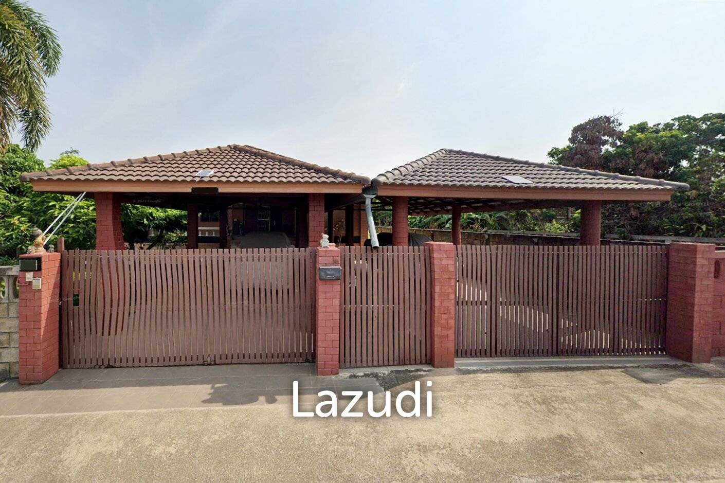 Single storey with garden house for sale in Huai Sak Single storey with garden house for sale in Huai Sak