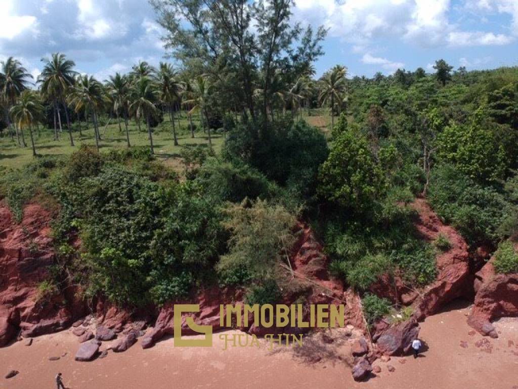 Absolute Beachfront : Beautiful Plot of Land in Bang Saphan Noi