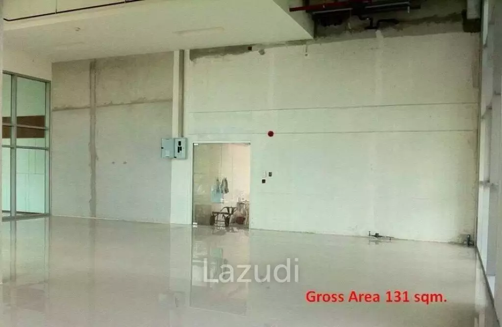 Commercial Area 131.60 SQ.M Villa Sathorn