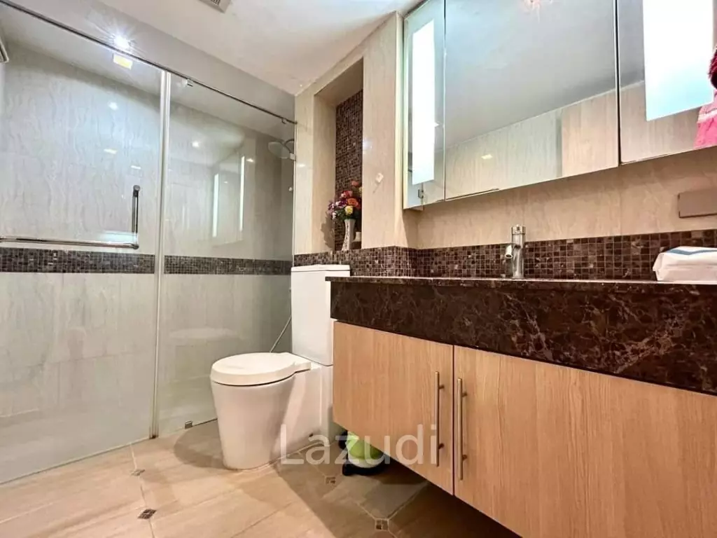 Studio 38 Sqm. The Cliff Pratumnak.