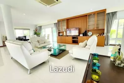 4 Bedrooms 800 Sqm. Private Pool villa at Soi Sukhumvit89