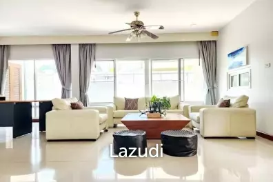 4 Bedrooms 800 Sqm. Private Pool villa at Soi Sukhumvit89