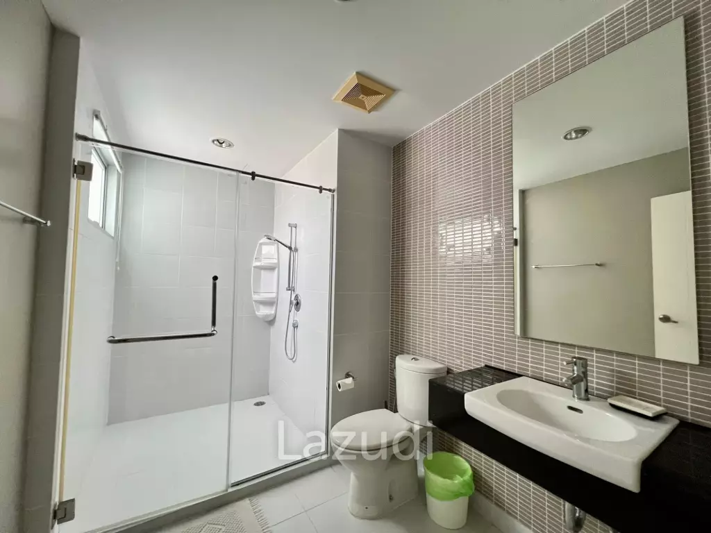 BAAN SAN DAO : Beachfront 2 Bed condo in town