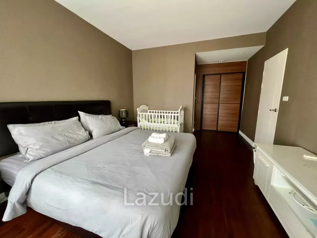 BAAN SAN DAO : Beachfront 2 Bed condo in town