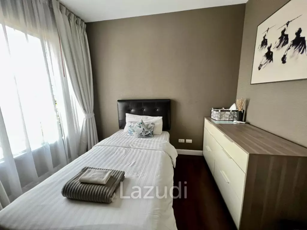 BAAN SAN DAO : Beachfront 2 Bed condo in town