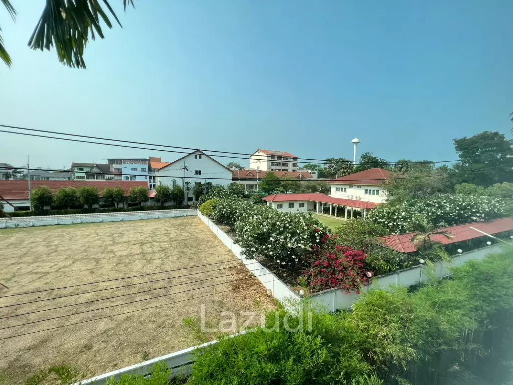 BAAN SAN DAO : Beachfront 2 Bed condo in town