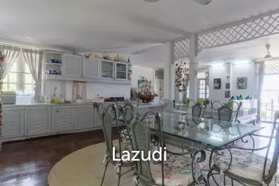 Fantastic Absolute Beachfront 5 bed Villa in Pak Nam Pran