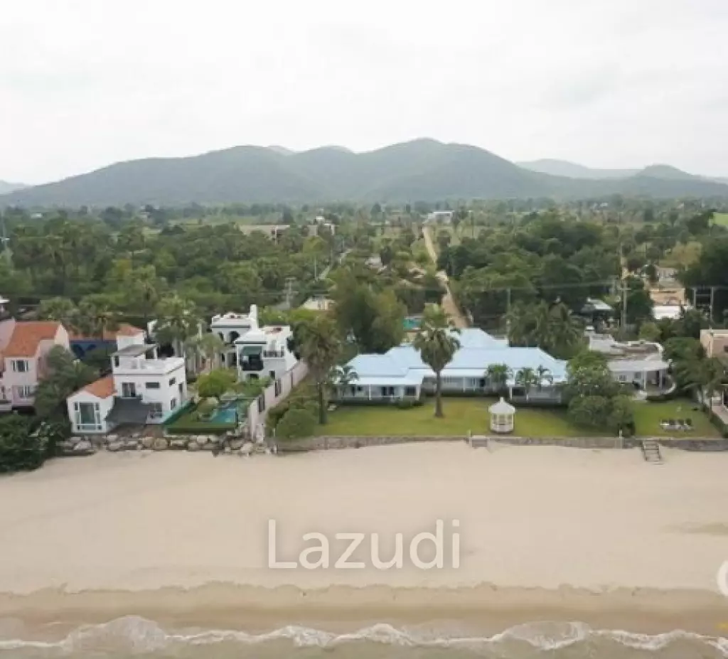 Fantastic Absolute Beachfront 5 bed Villa in Pak Nam Pran