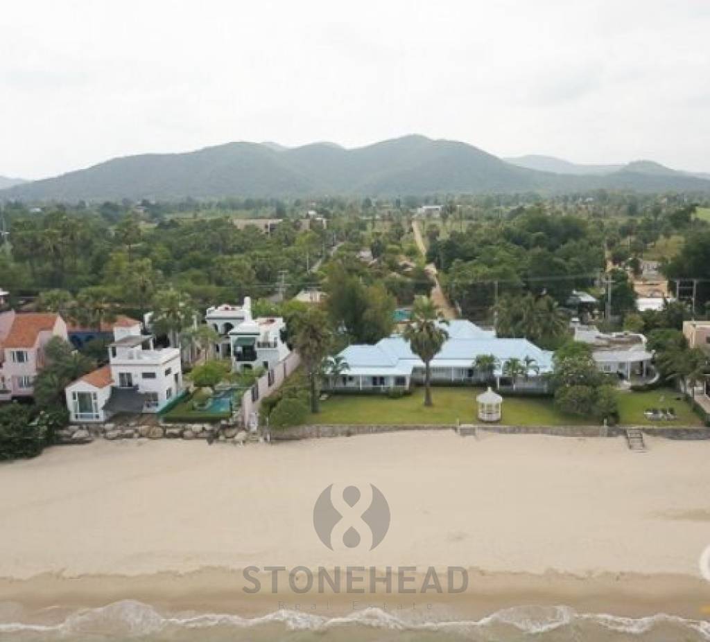 Fantastic Absolute Beachfront 5 bed Villa in Pak Nam Pran