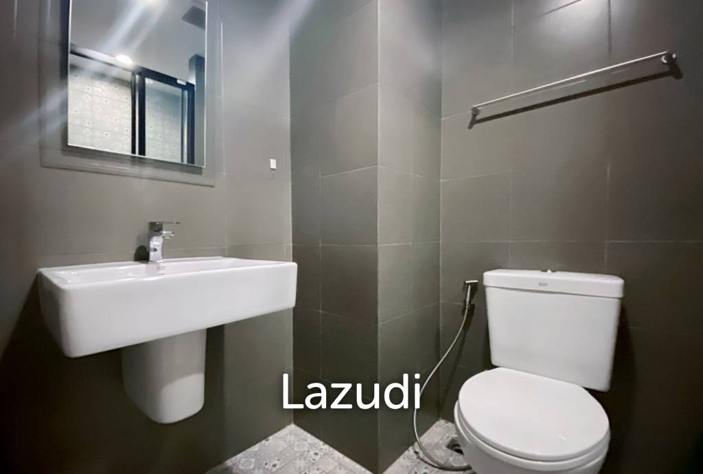 La Casita : Studio Condo In Town