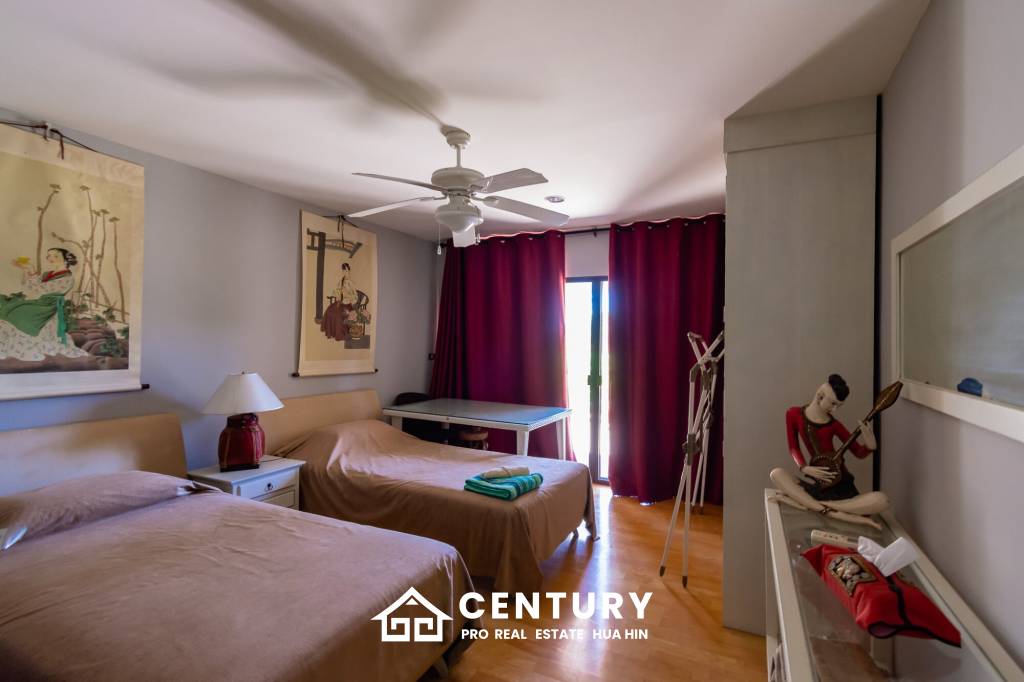 PALM HILL CONDO : 4 bed ground floor