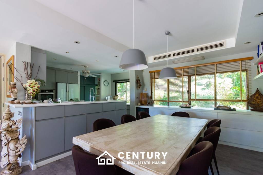 PALM HILL CONDO : 4 bed ground floor