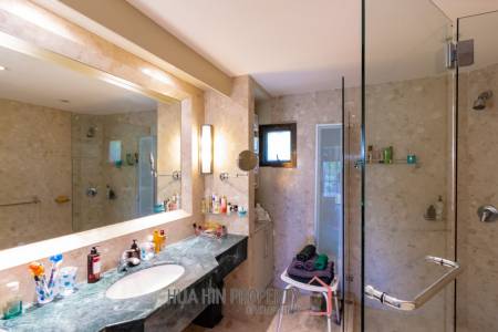 PALM HILL CONDO : 4 bed ground floor
