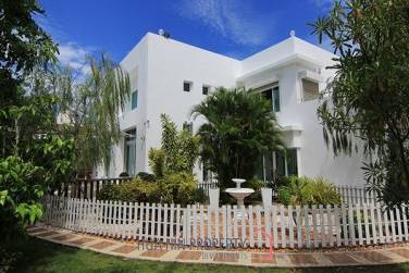 SOI 88 : Modern Style 4 Bed Pool Villa