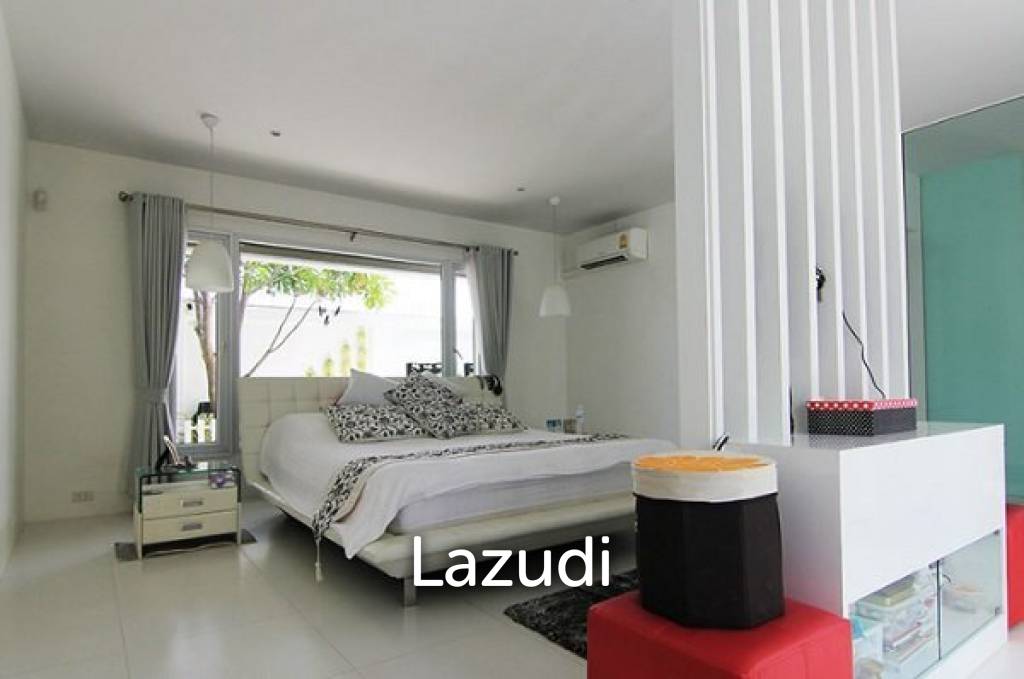 1,720 Sqm 4 Bed 3 Bath Villa For Sale