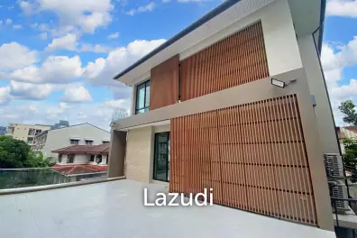 7 Bed 8 Bath 625 SQ.M House in Soi Intamara 29