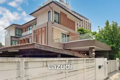 7 Bed 8 Bath 625 SQ.M House in Soi Intamara 29