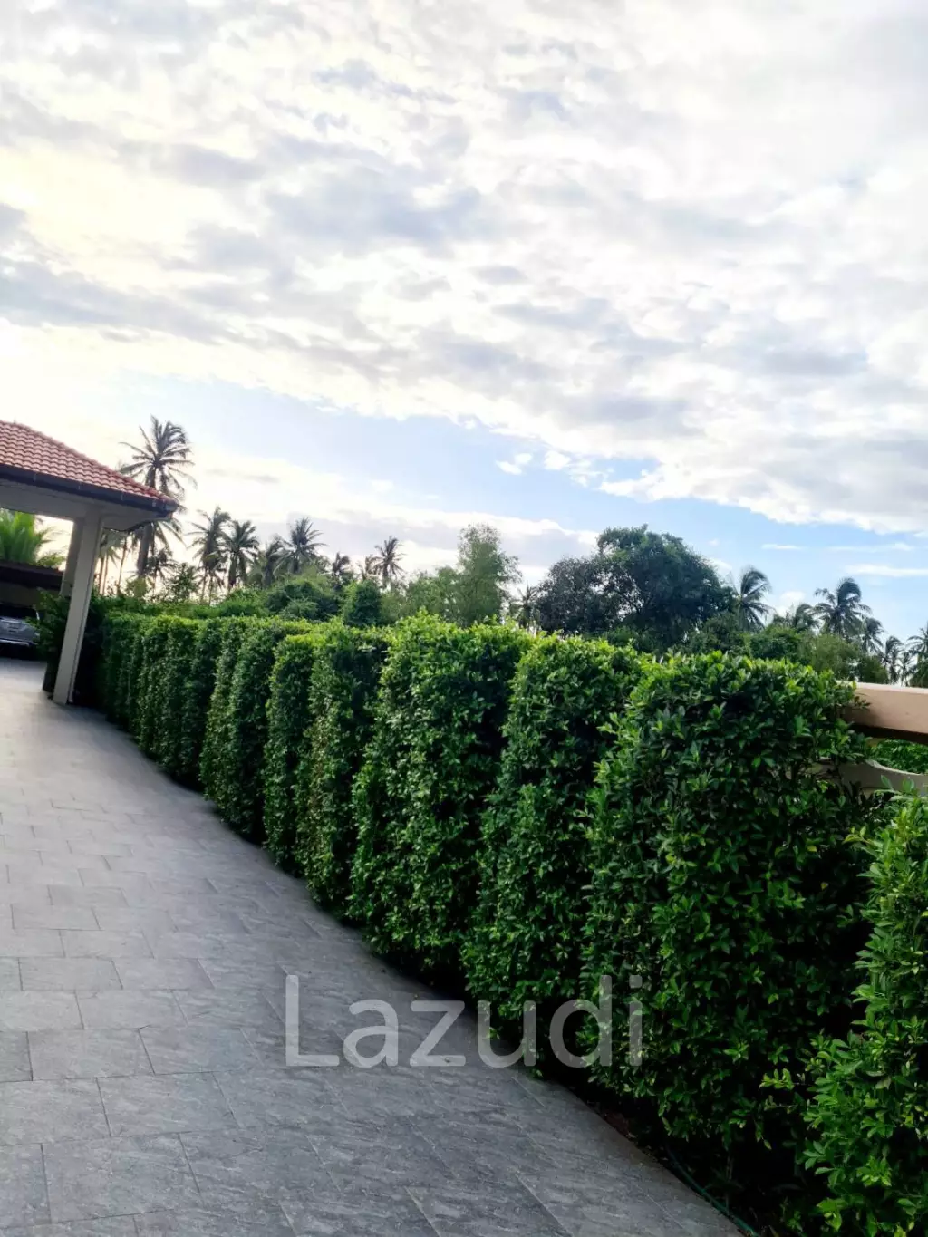 Beachfront house for sale at Bang Saphan